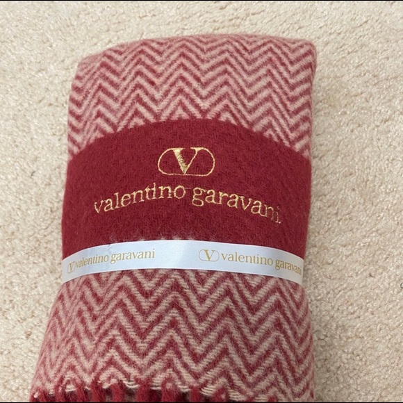 Valentino Garavani Wool Scarf - Picture 3 of 3
